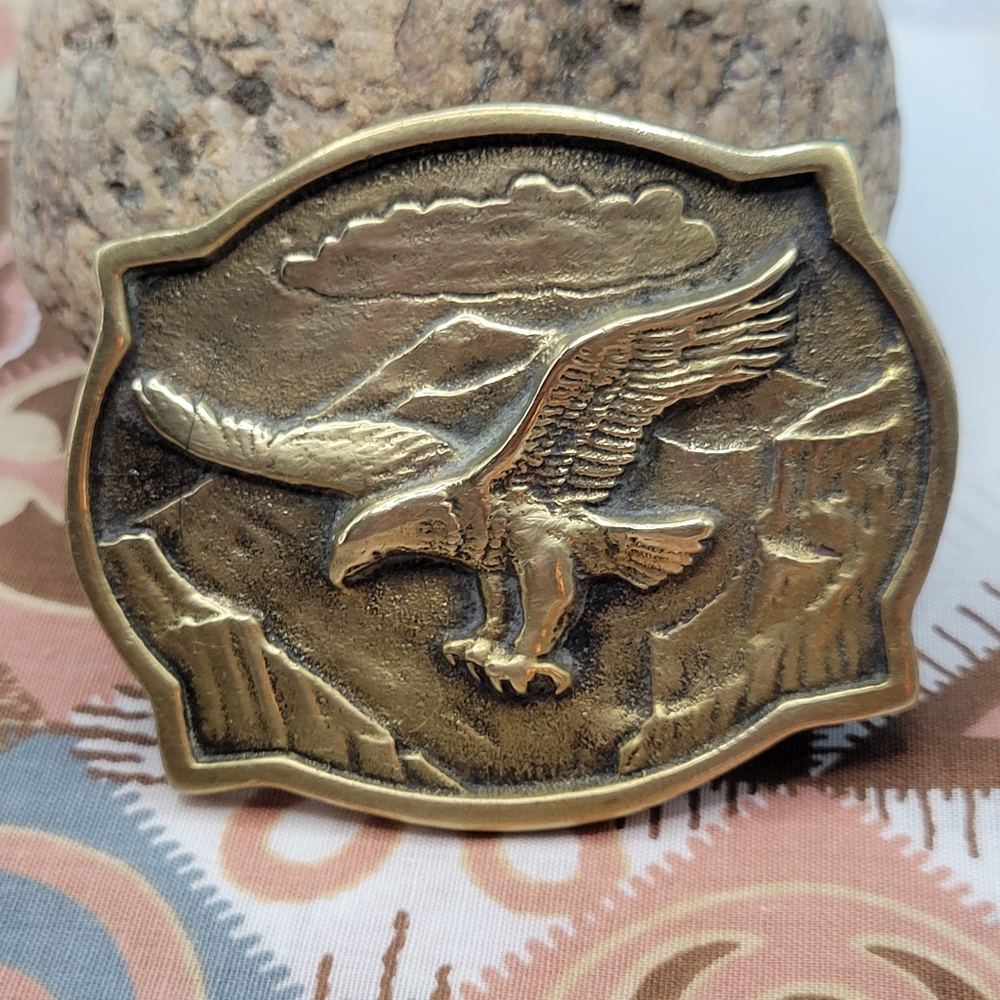 Vintage Heritage Mint Gold Eagle Belt Buckle